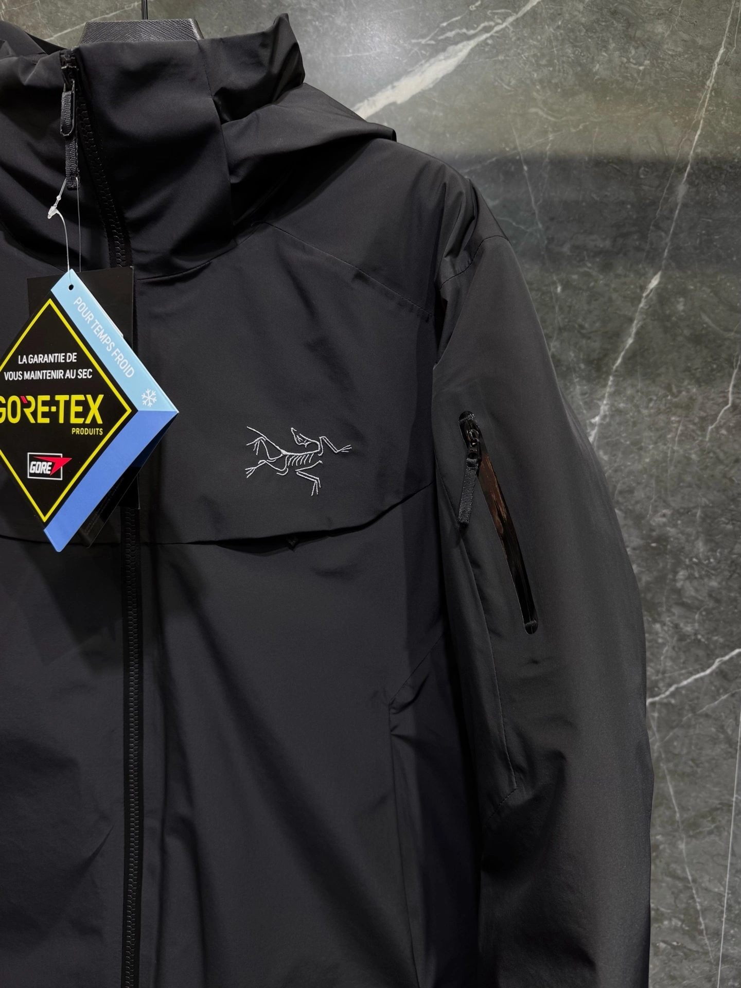 wg.luxury-- 1r3t5ryx Down jacket item:E-F409J2212H